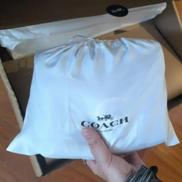 COACH Times Square Tabby 20 Navy Leather With Quilting - Picture 10 of 10